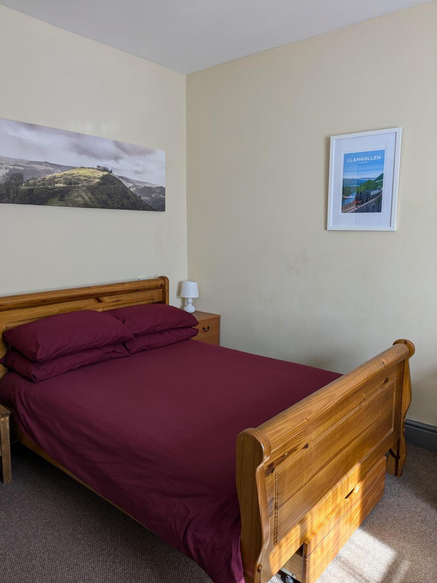 Llangollen Hostel Guest Rooms - No Dormitories - Self Catering Eksteriør billede