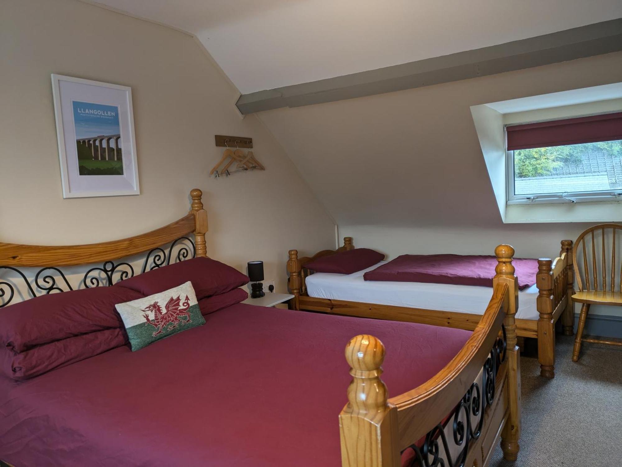 Llangollen Hostel Guest Rooms - No Dormitories - Self Catering Værelse billede