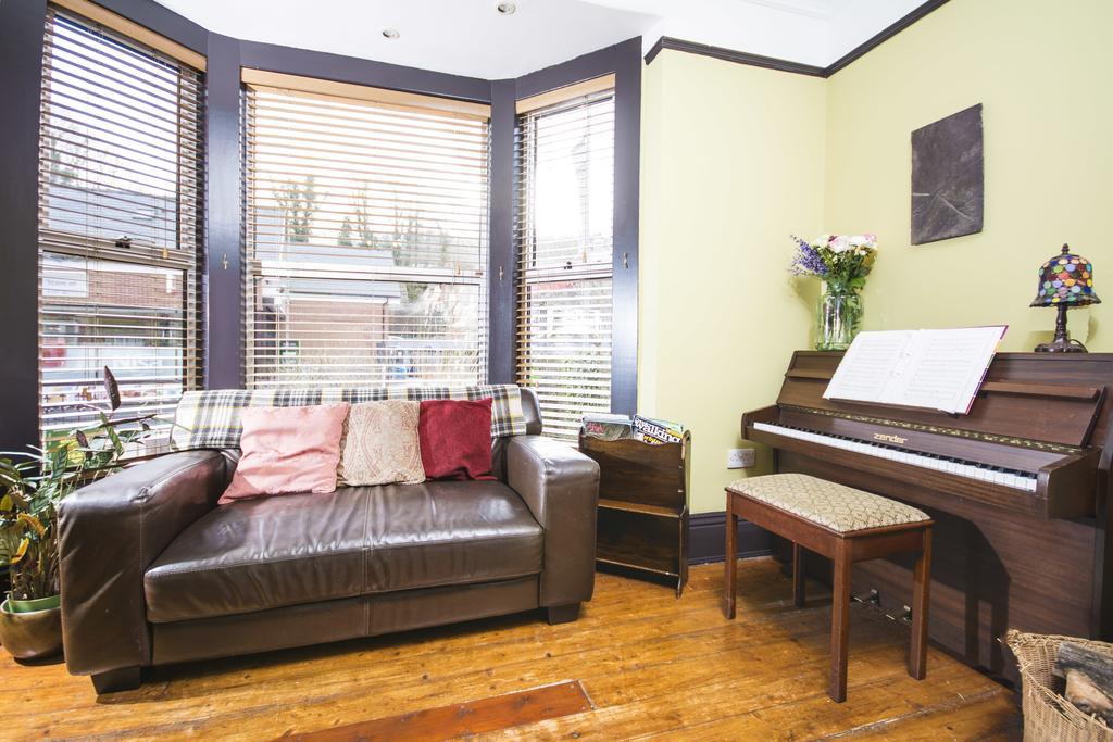 Llangollen Hostel Guest Rooms - No Dormitories - Self Catering Eksteriør billede