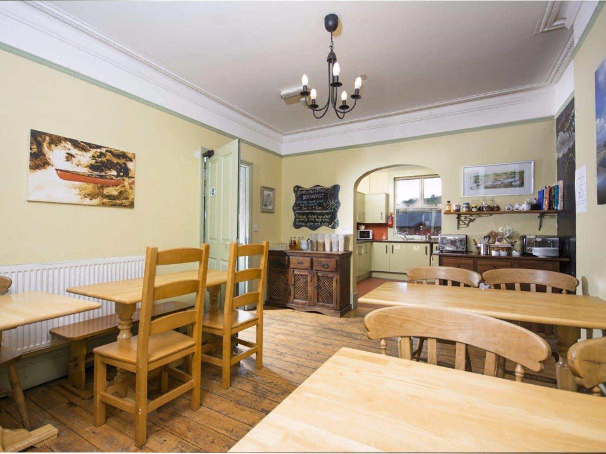 Llangollen Hostel Guest Rooms - No Dormitories - Self Catering Eksteriør billede