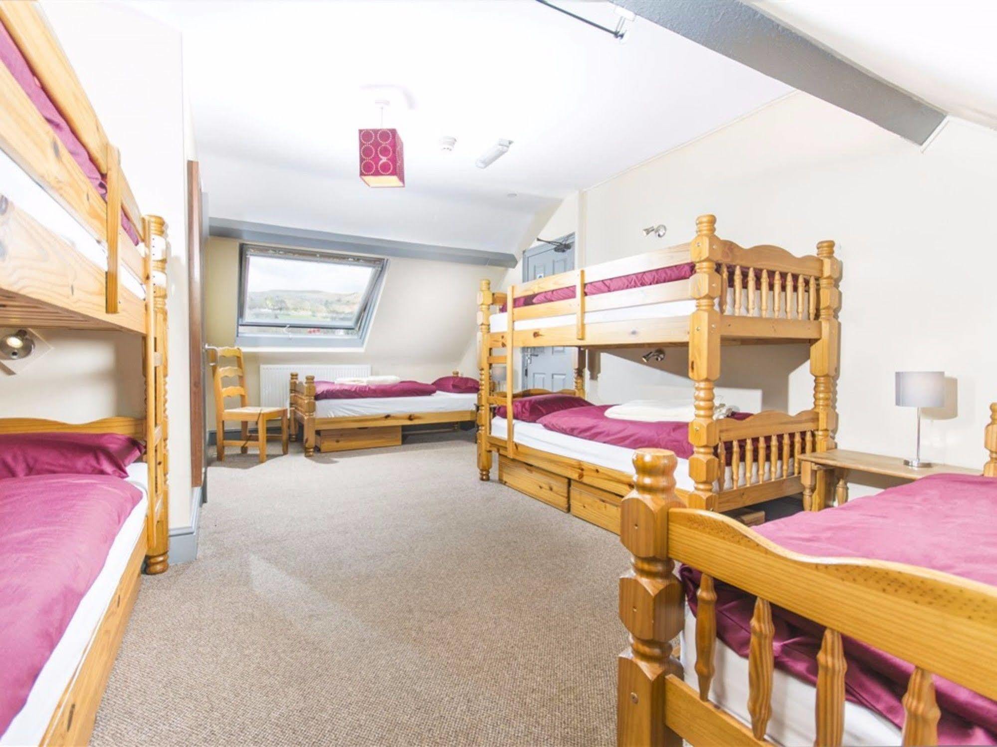 Llangollen Hostel Guest Rooms - No Dormitories - Self Catering Eksteriør billede