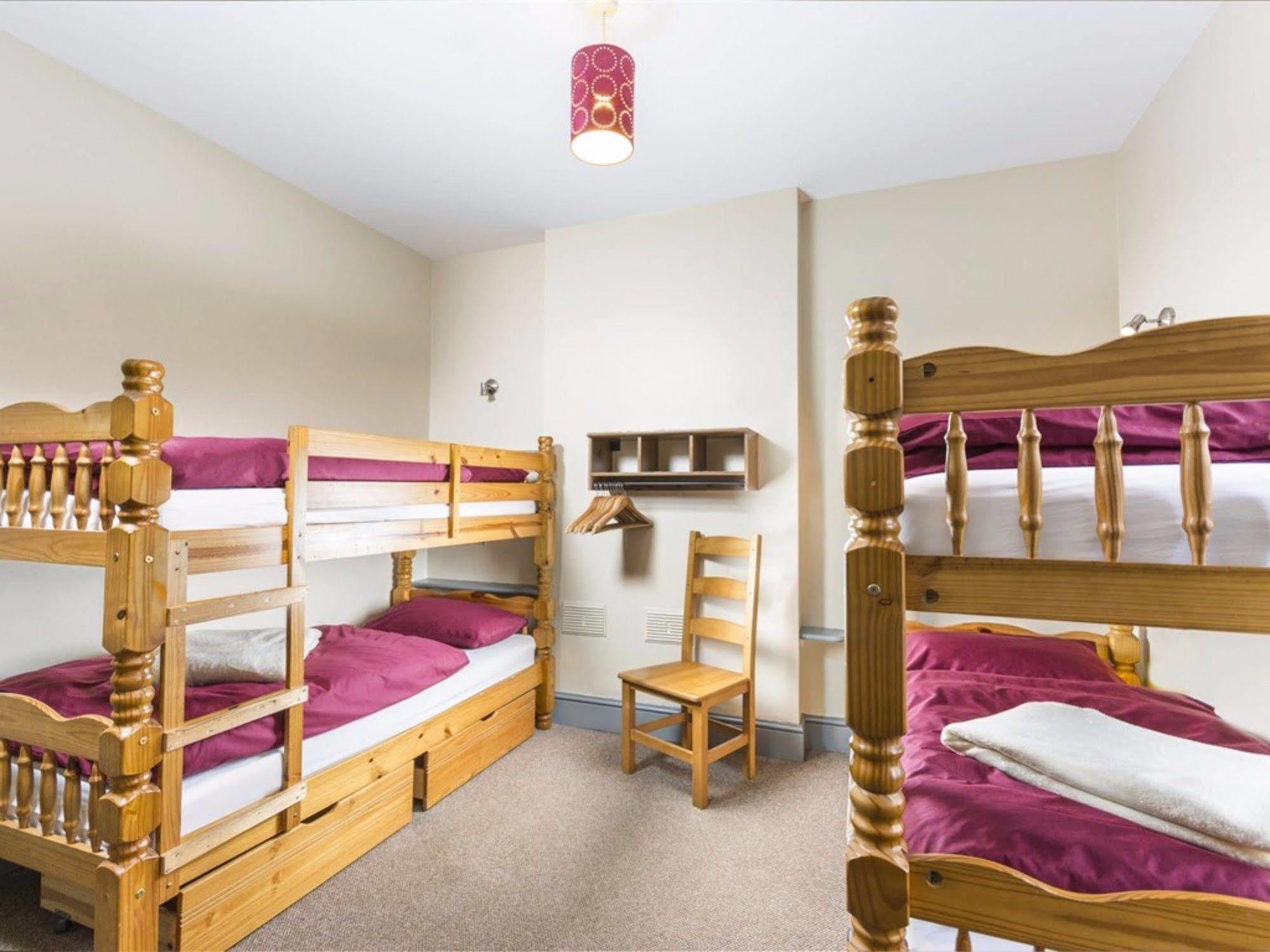 Llangollen Hostel Guest Rooms - No Dormitories - Self Catering Eksteriør billede