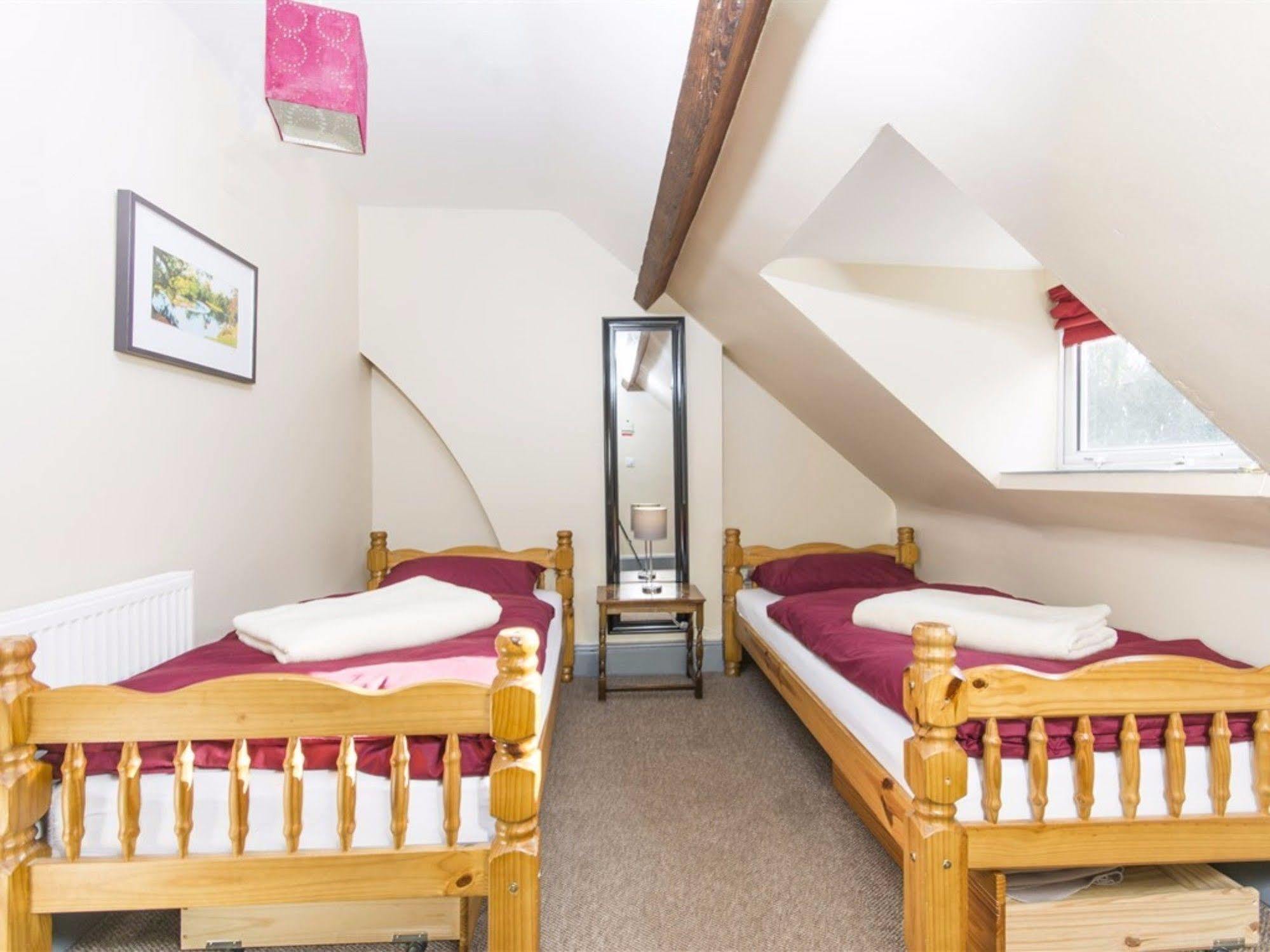 Llangollen Hostel Guest Rooms - No Dormitories - Self Catering Eksteriør billede