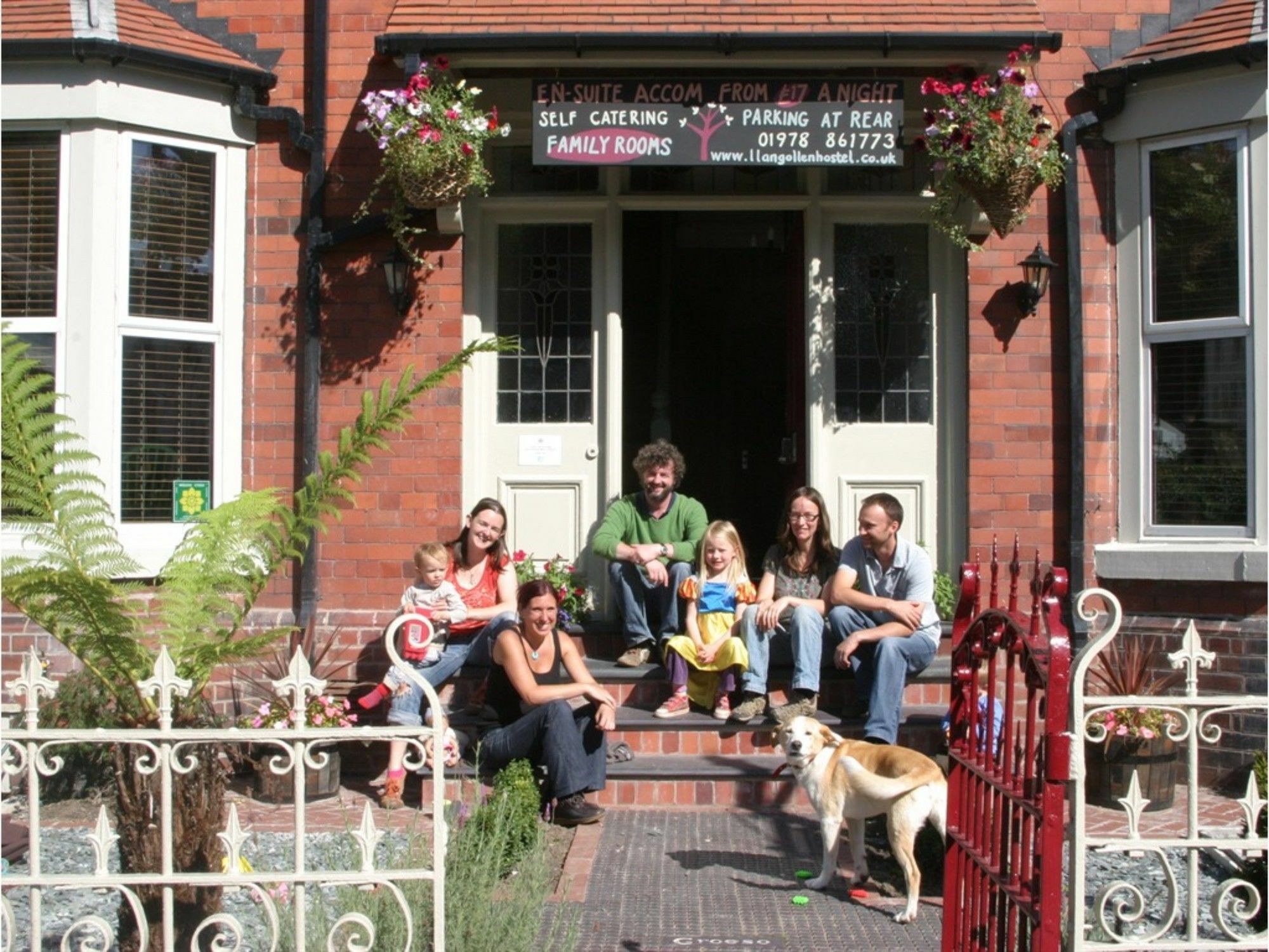 Llangollen Hostel Guest Rooms - No Dormitories - Self Catering Eksteriør billede
